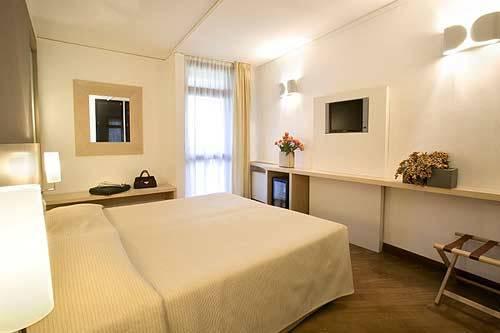 Country Hotel Borromeo Пескьера-Борромео Экстерьер фото